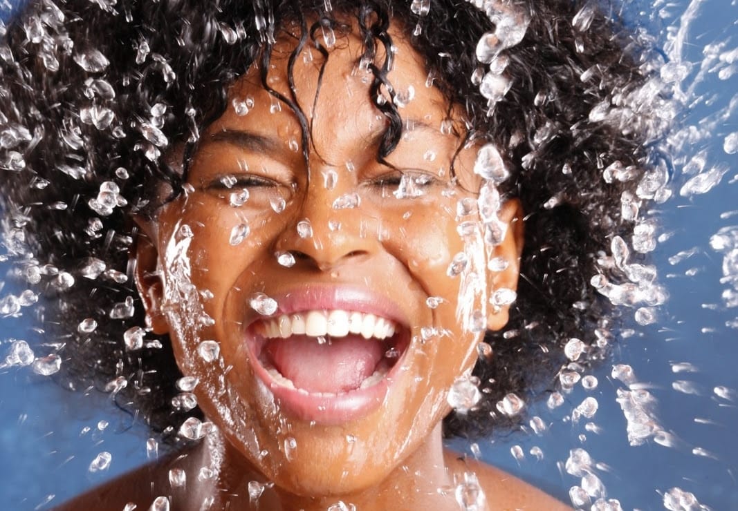 How to Follow the Low Poo and No Poo Method for Healthier Hair