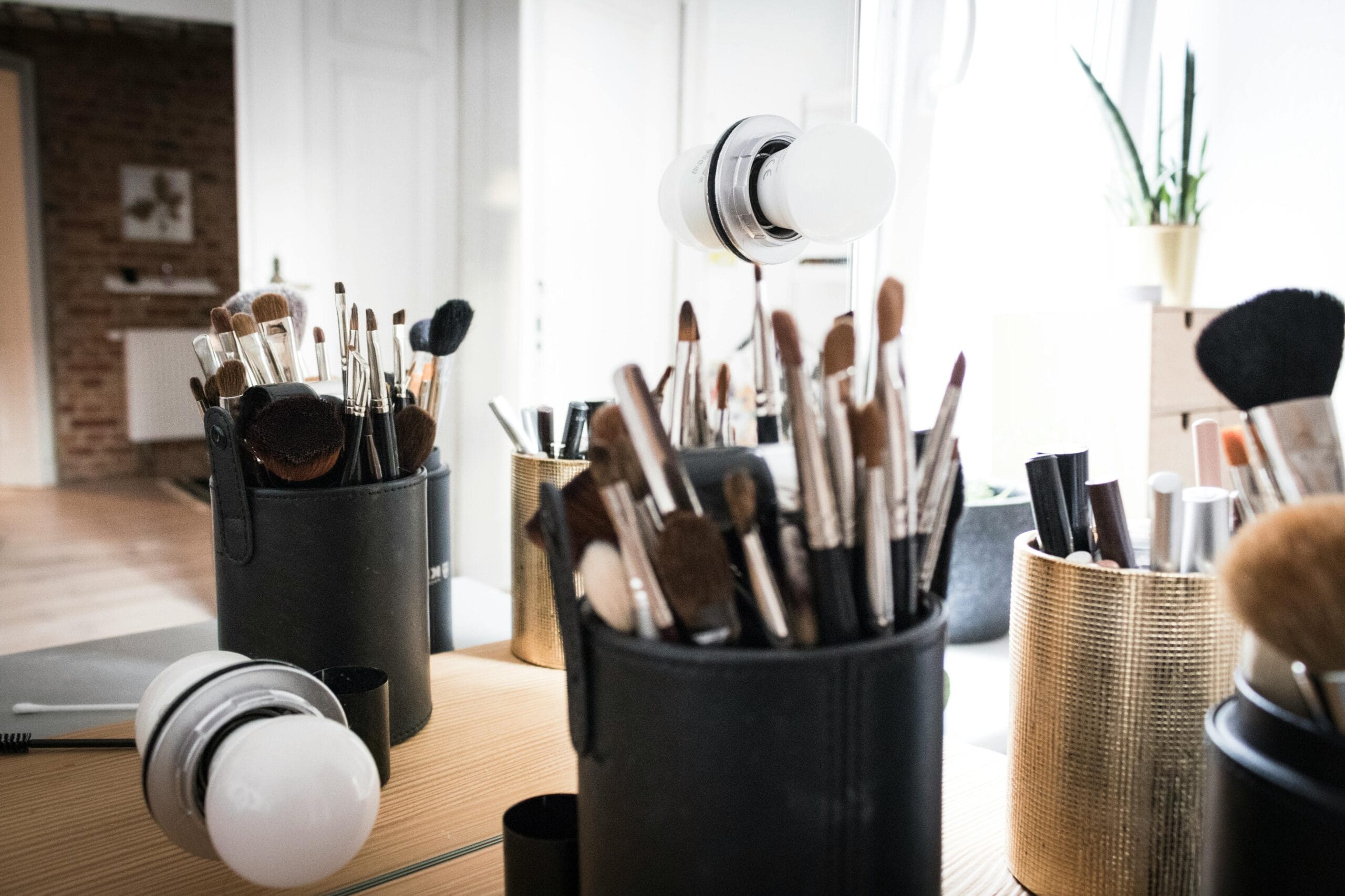 Makeup for Mature Skin: Tricks for a Natural, Youthful Finish